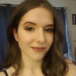 Meet your Posher, Carlee